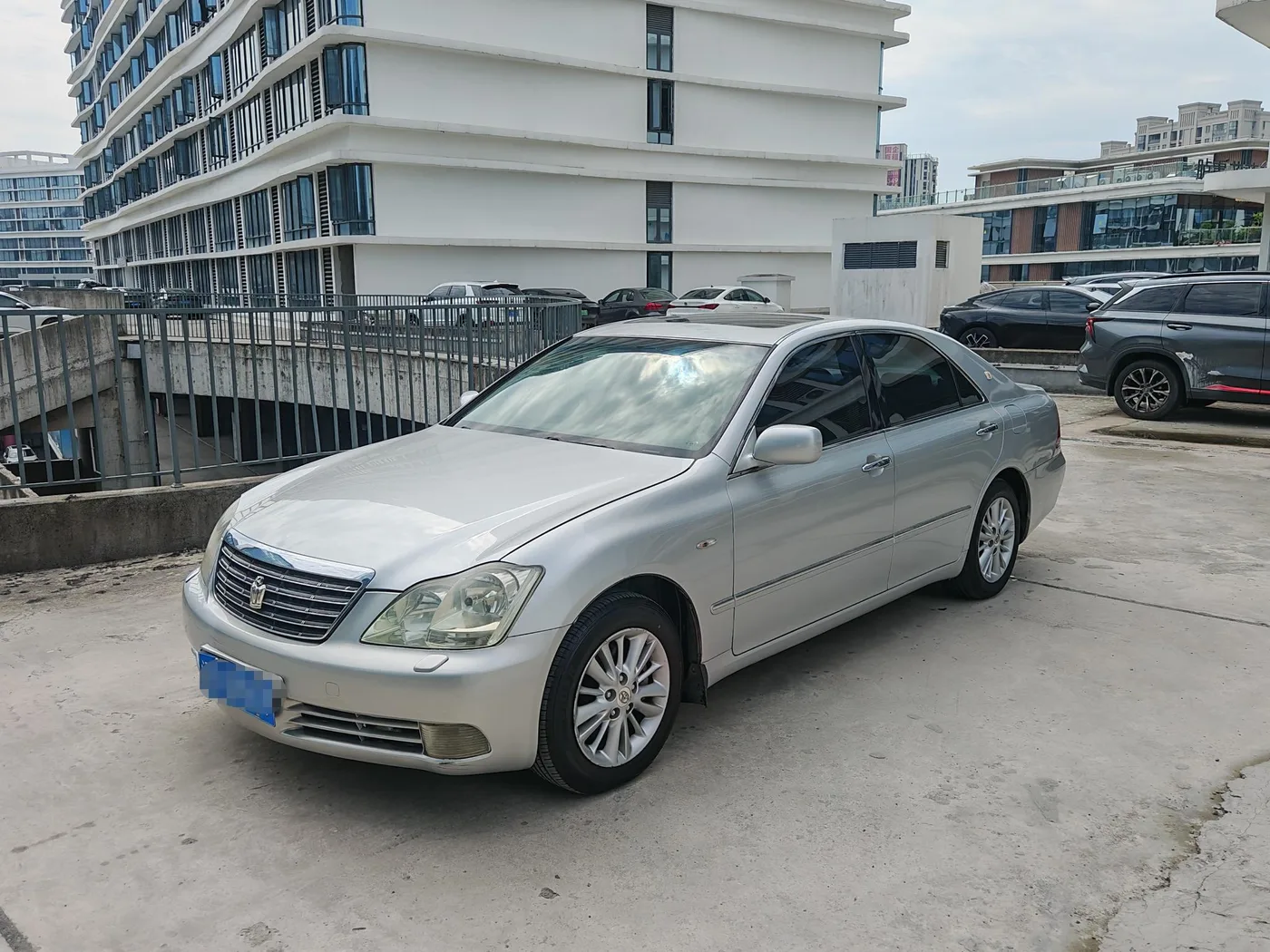 Toyota crown