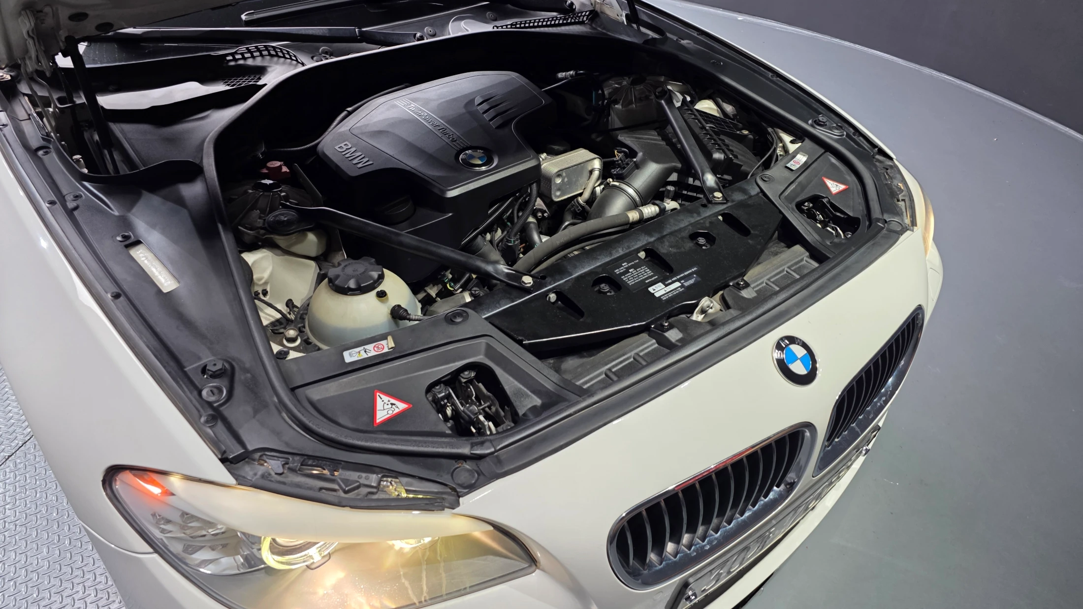 BMW 5-Series F10, 2012 — фото 6