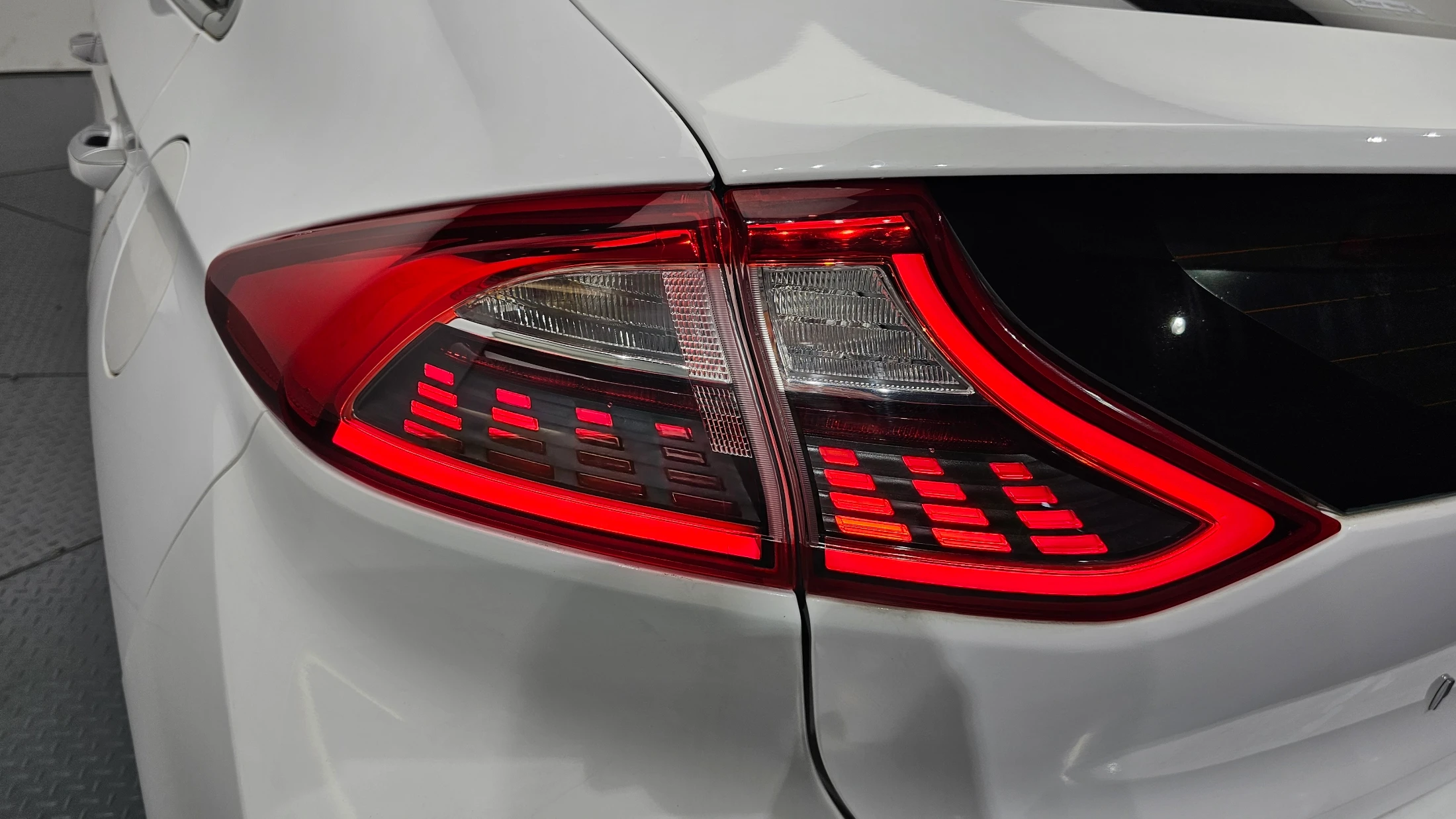 Hyundai Ioniq Ionic Electric, 2016 — фото 24