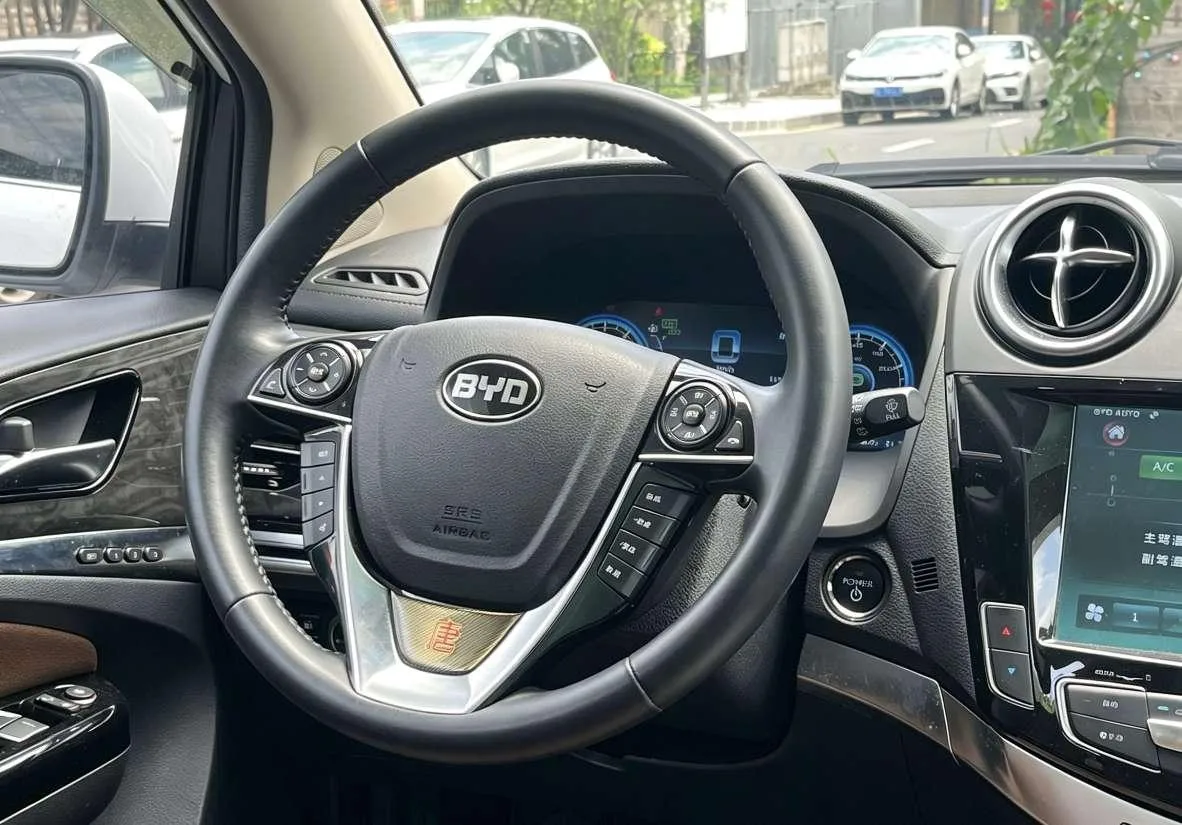 BYD Tang DM, 2015 — фото 12