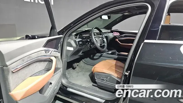 Audi E-Tron, 2020 — фото 10