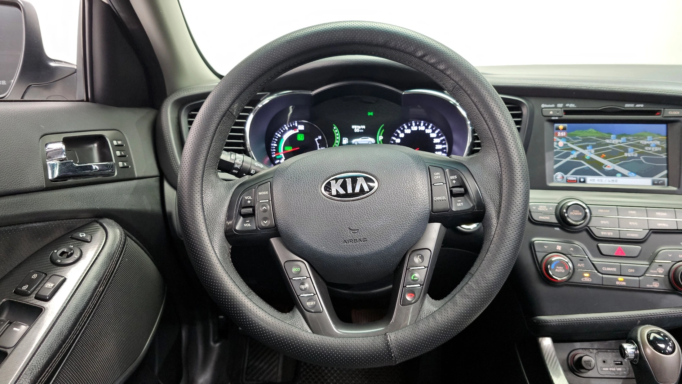 Kia K5 Hybrid, 2013 — фото 13