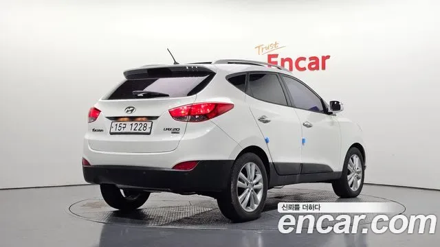 Hyundai Tucson ix, 2010 — фото 2