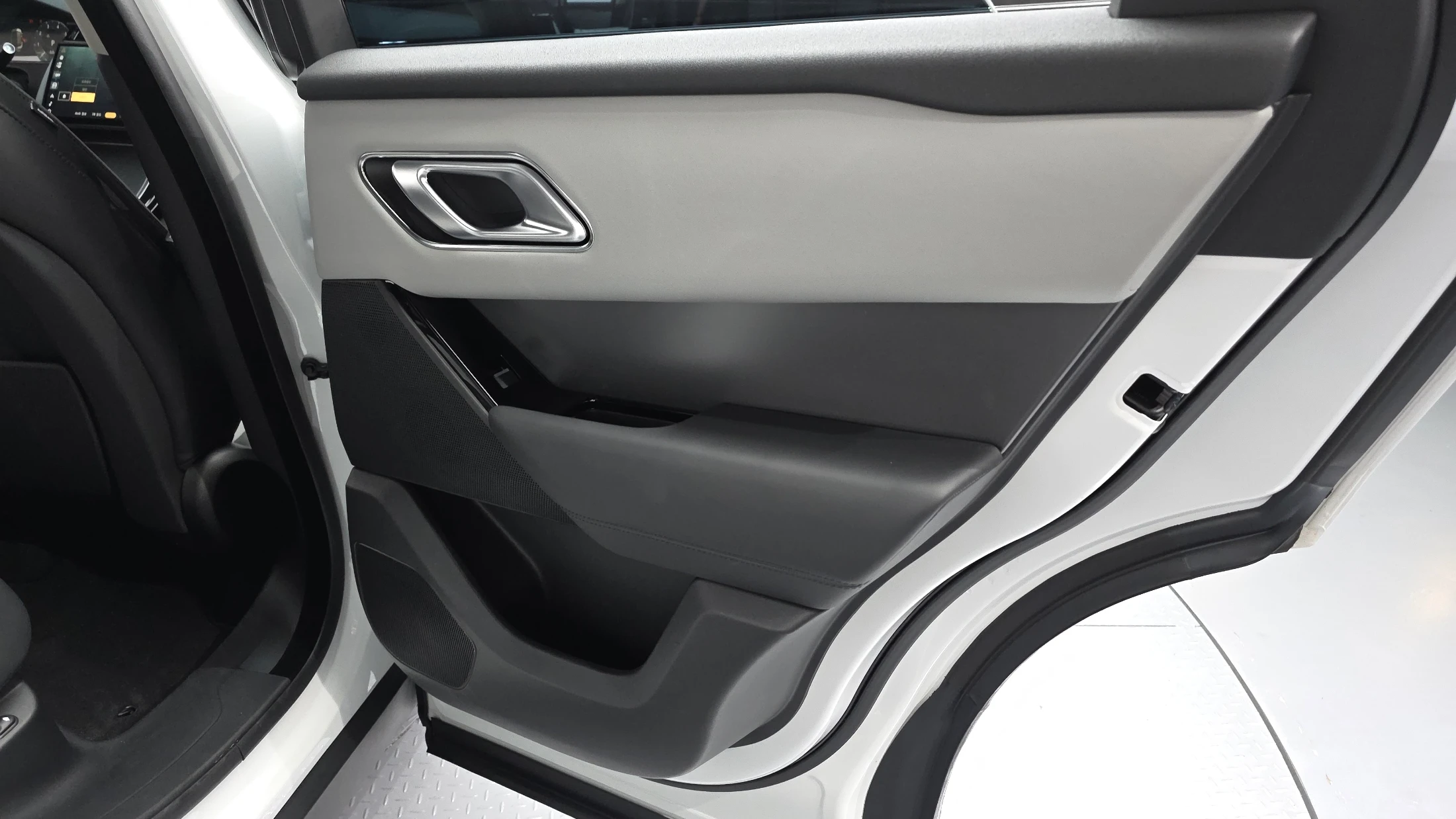 Land Rover Range Rover Velar Range Rover Bella, 2025 — фото 25