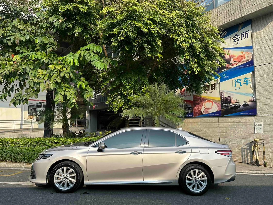 Toyota Camry, 2023 — фото 3