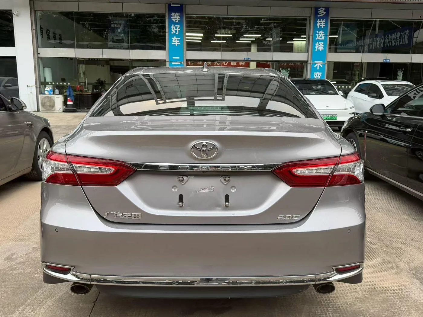 Toyota Camry, 2023 — фото 4