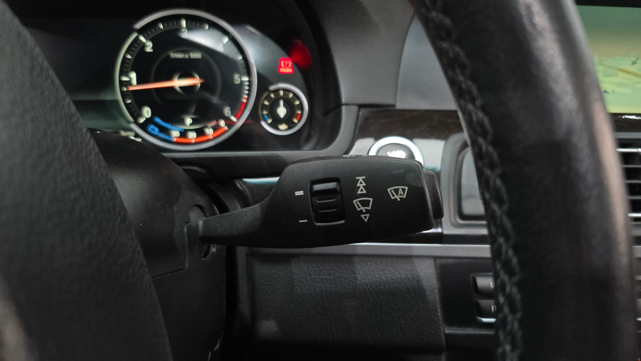 BMW 5-Series F10, 2013 — фото 16