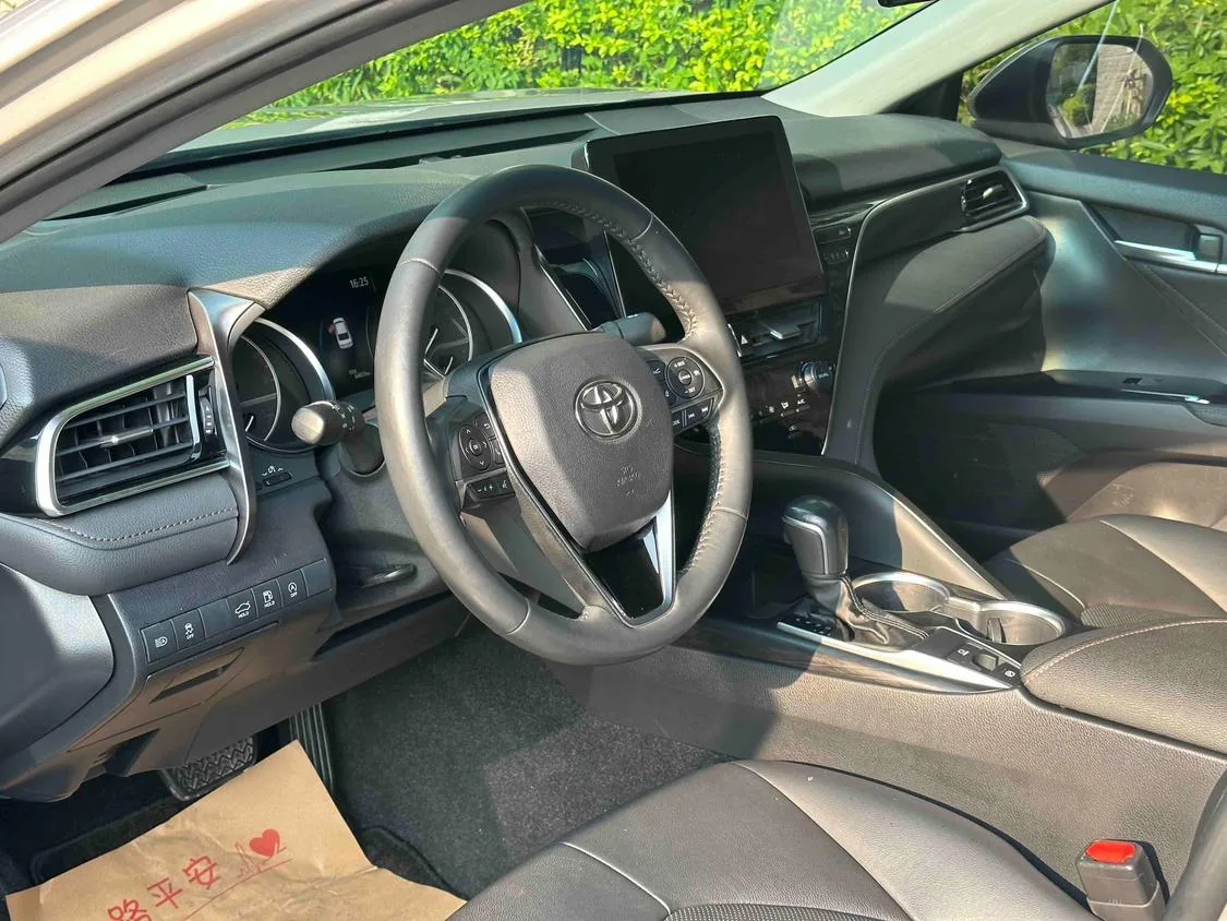 Toyota Camry, 2023 — фото 14