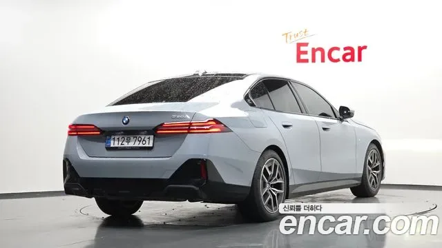 BMW 5-Series G60, 2025 — фото 2