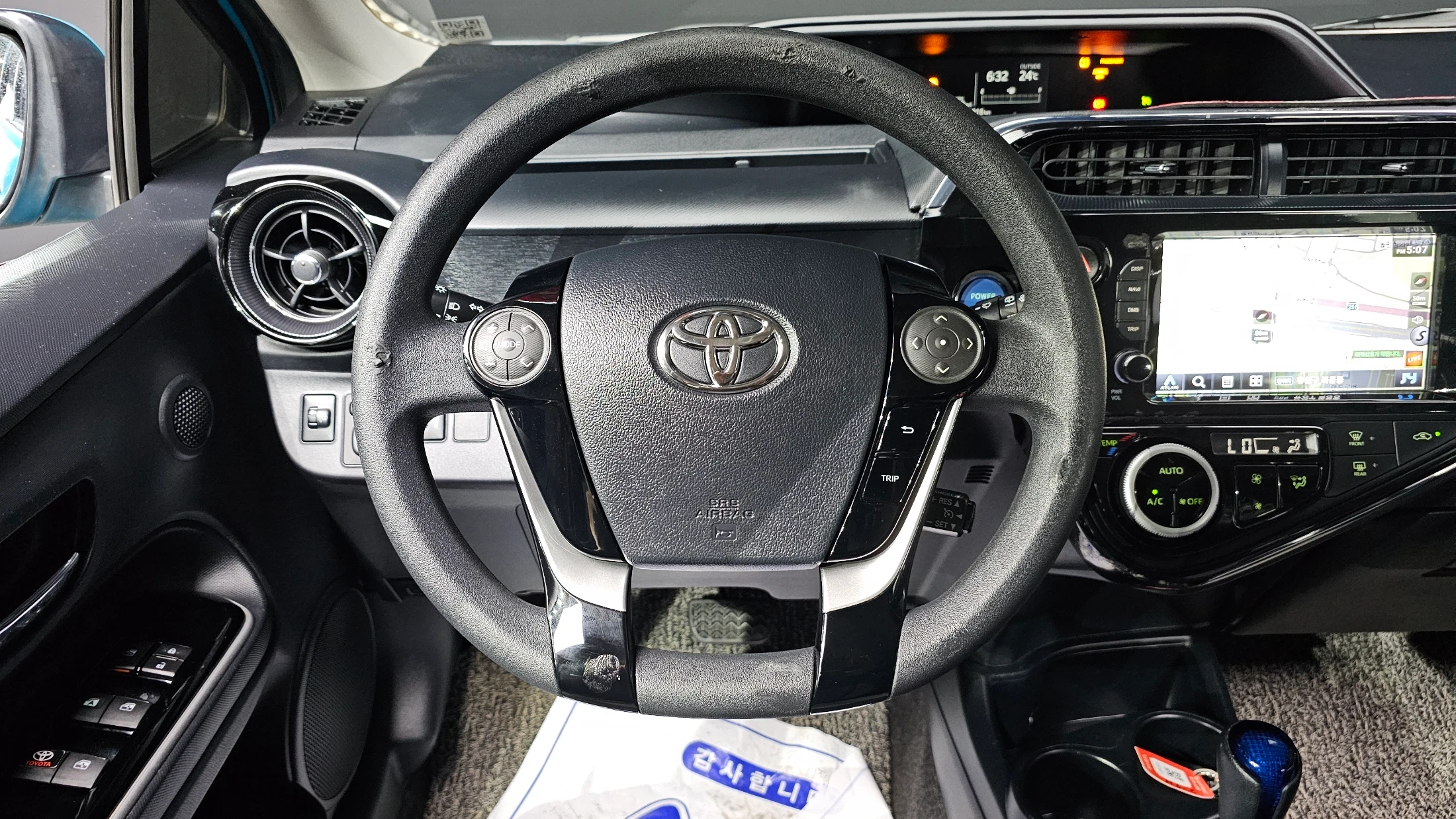 Toyota Prius C, 2018 — фото 15