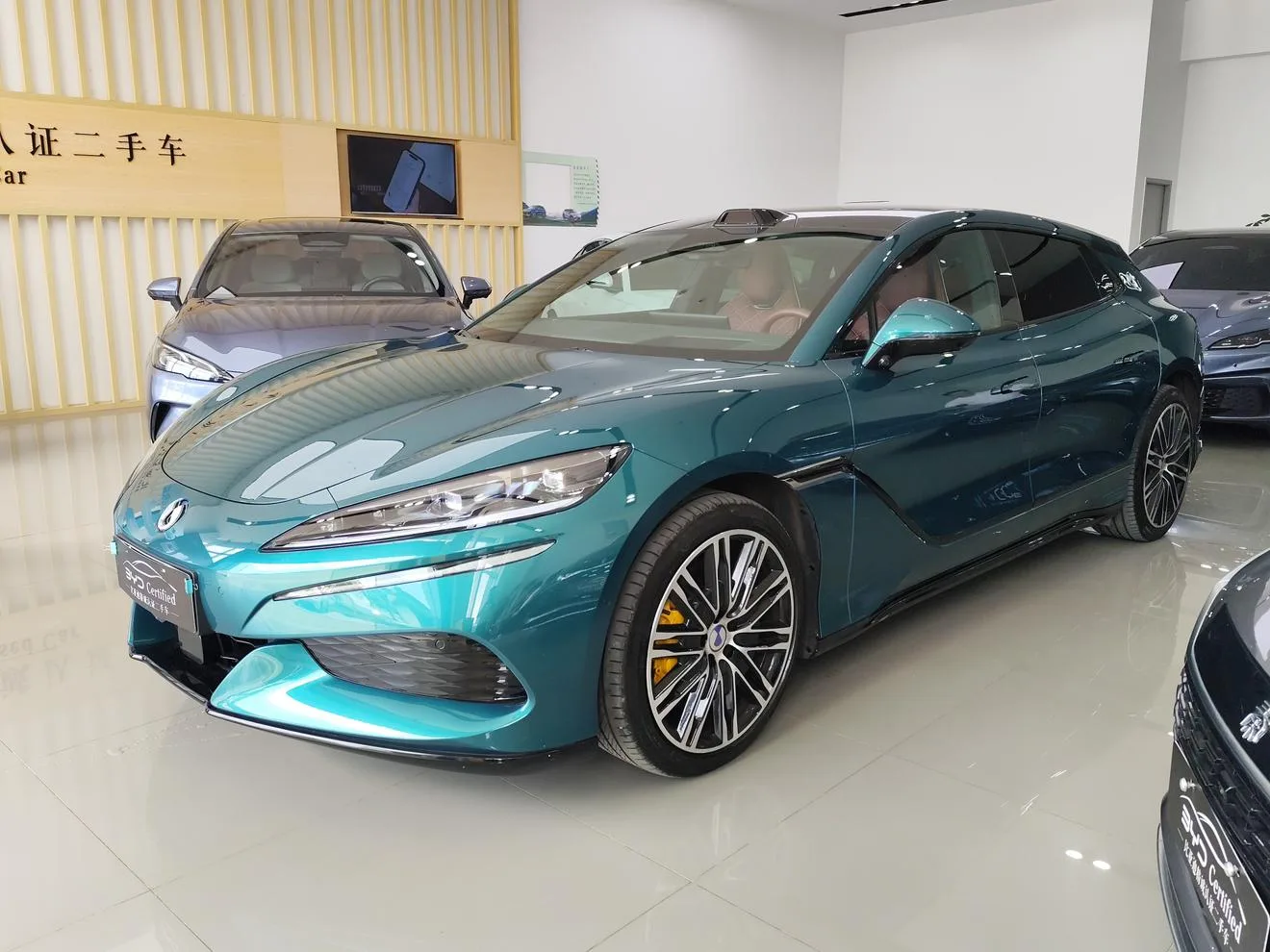 Denza Z9GT EV