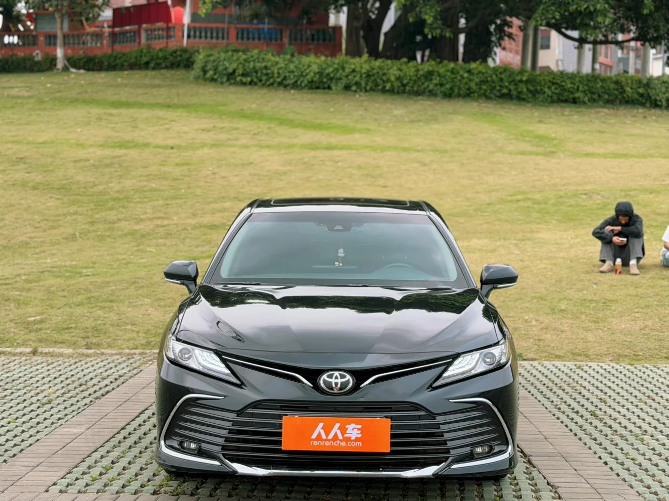 Toyota Camry, 2023 — фото 2