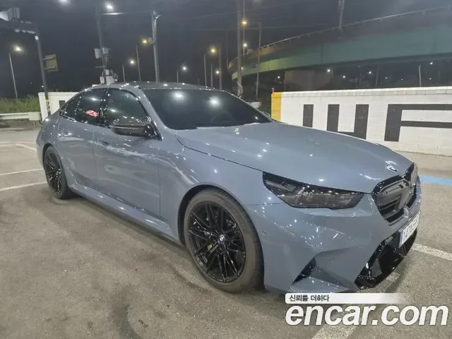 BMW M5 G90