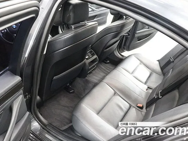 BMW 5-Series F10, 2011 — фото 15