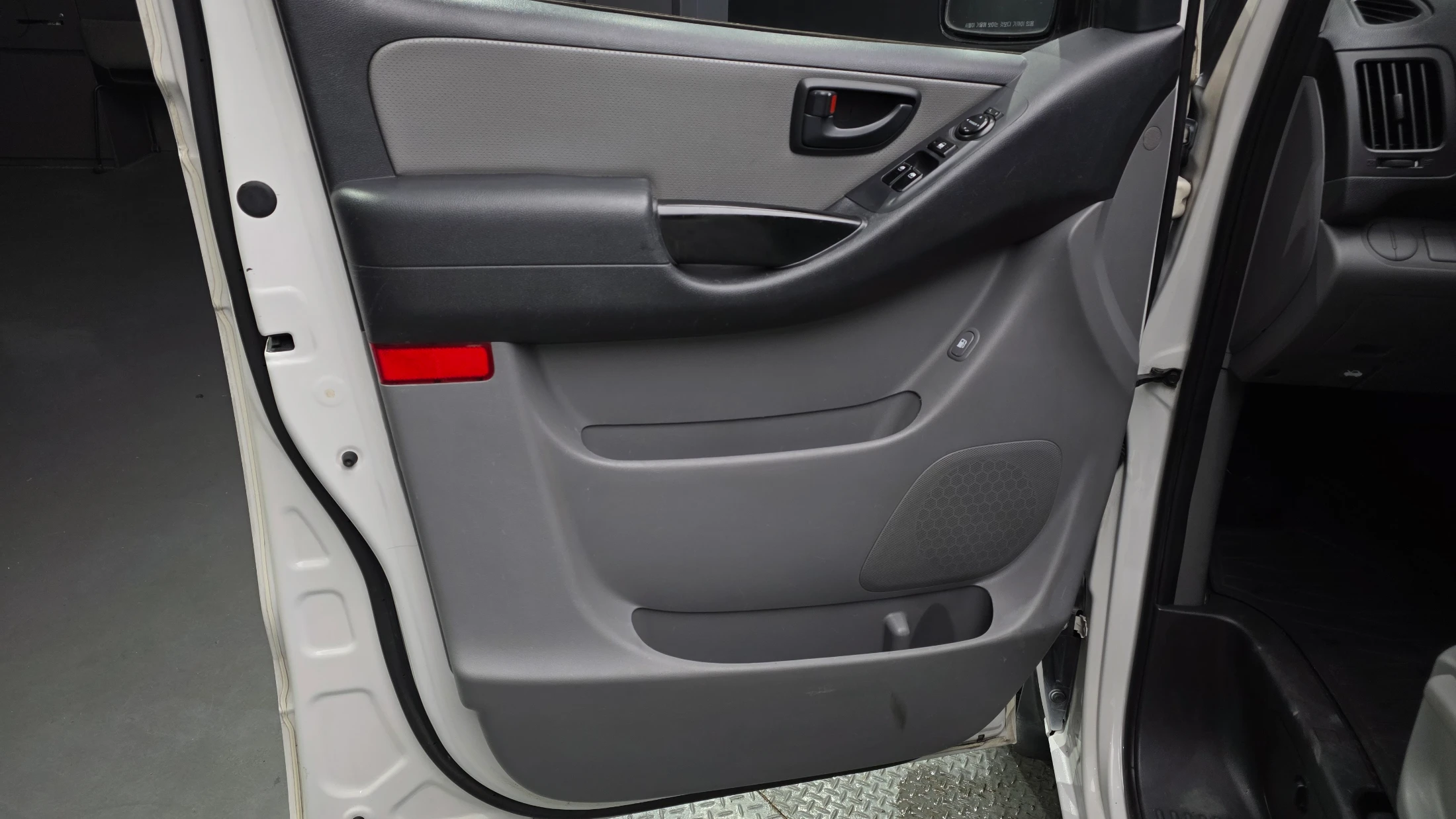 Hyundai Starex Grand Starex, 2013 — фото 24