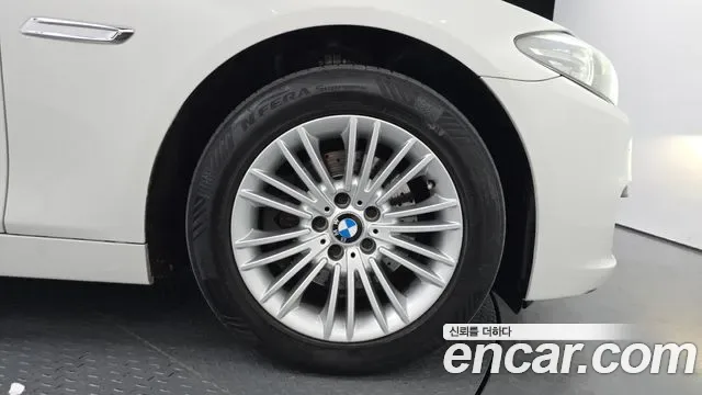 BMW 5-Series F10, 2013 — фото 20