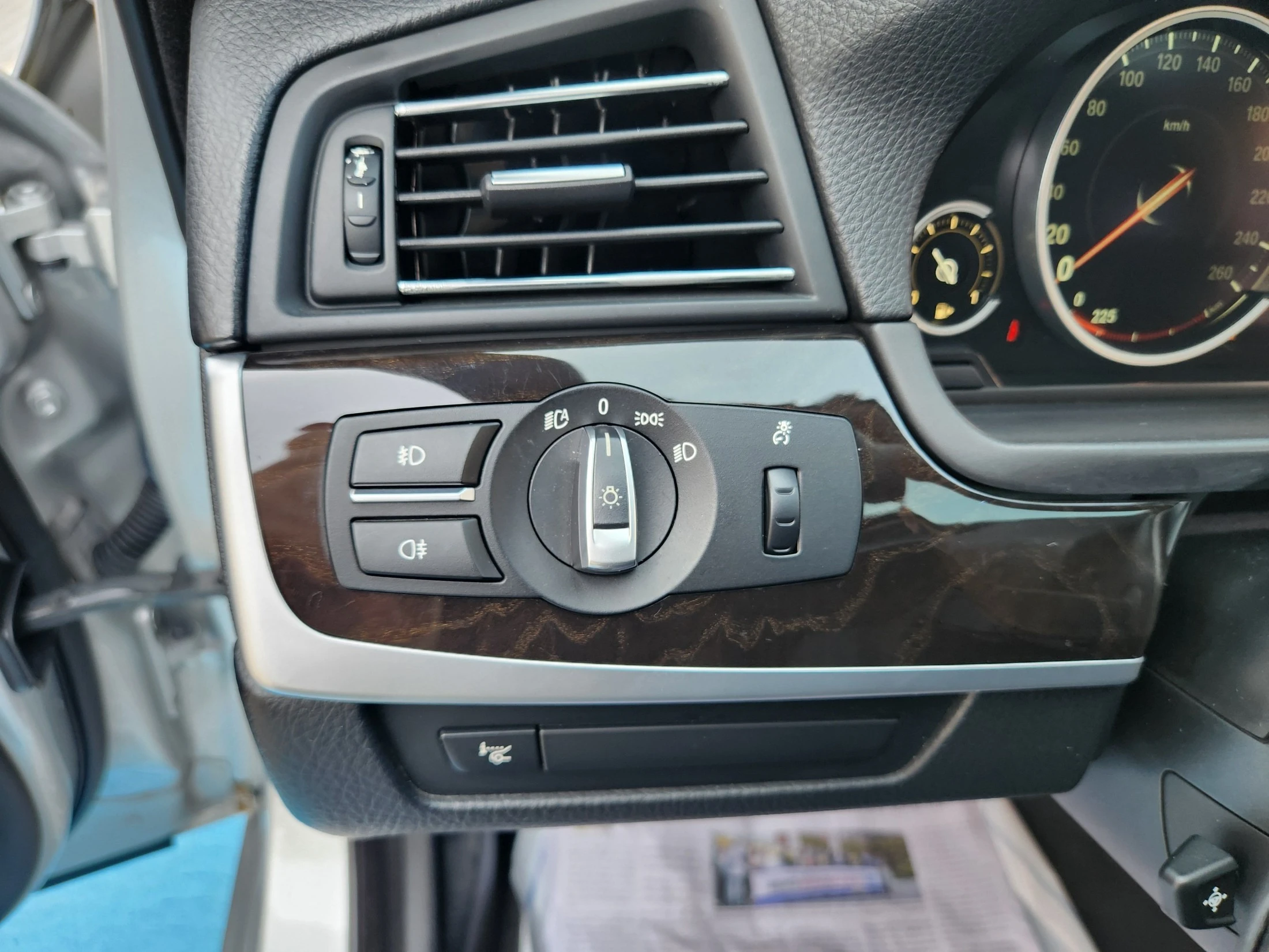 BMW 5-Series F10, 2013 — фото 12