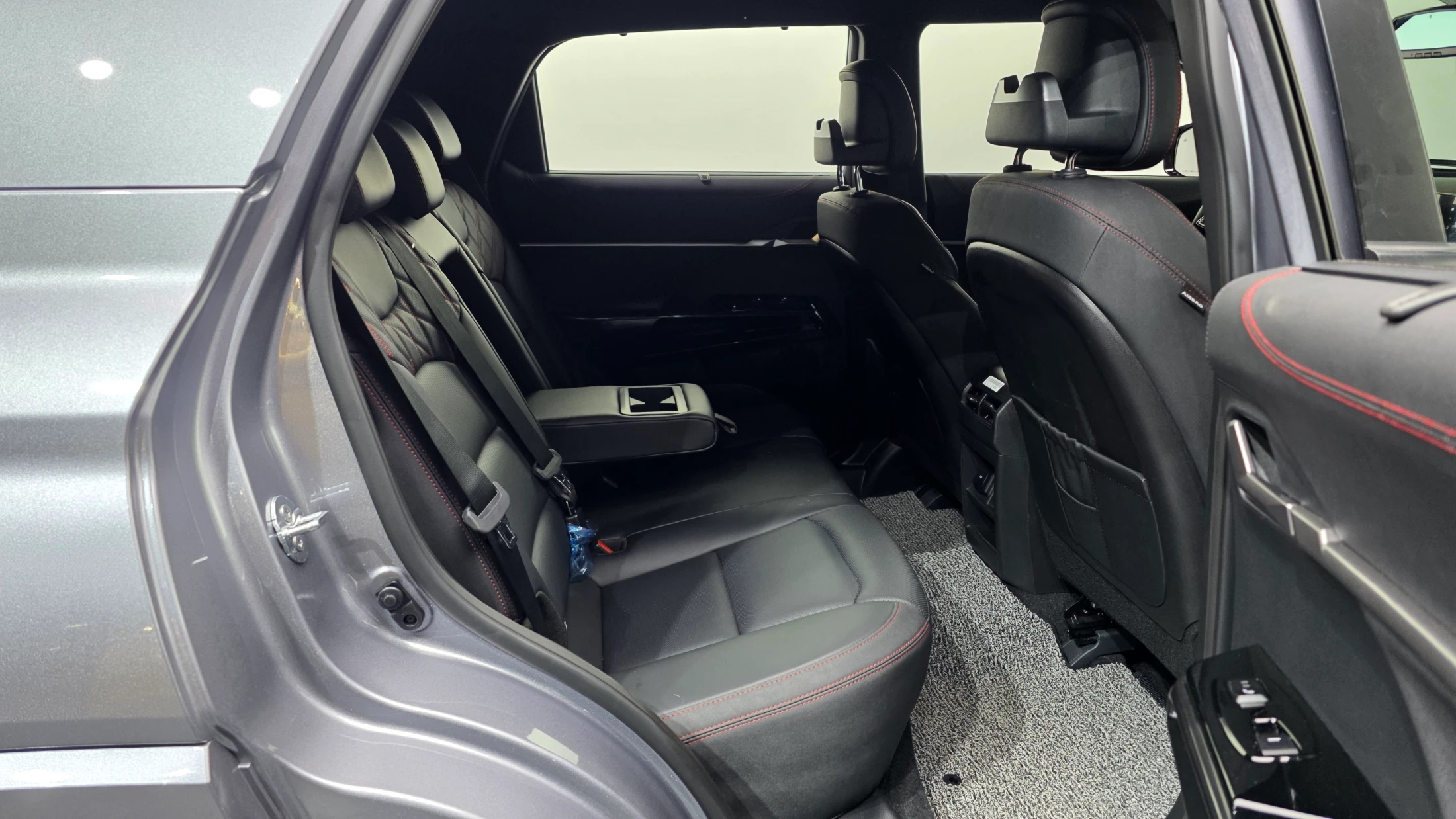 KG_Mobility_Ssangyong Actyon Activian, 2025 — фото 12
