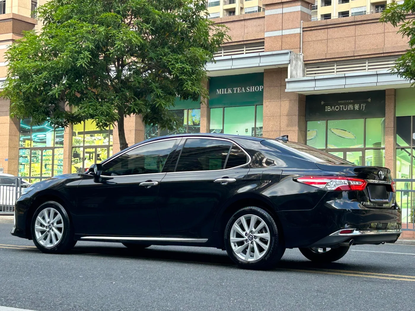 Toyota Camry, 2023 — фото 6