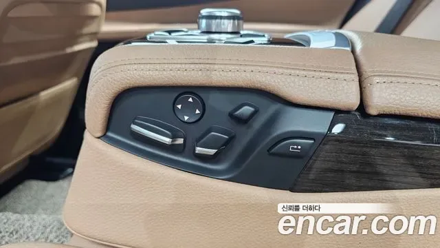 BMW 7-Series F01, 2013 — фото 30