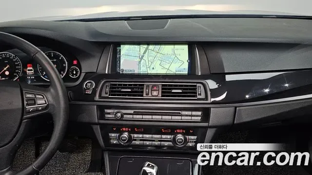BMW 5-Series F10, 2013 — фото 13