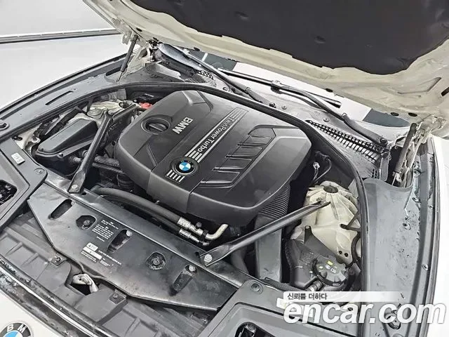 BMW 5-Series F10, 2013 — фото 20