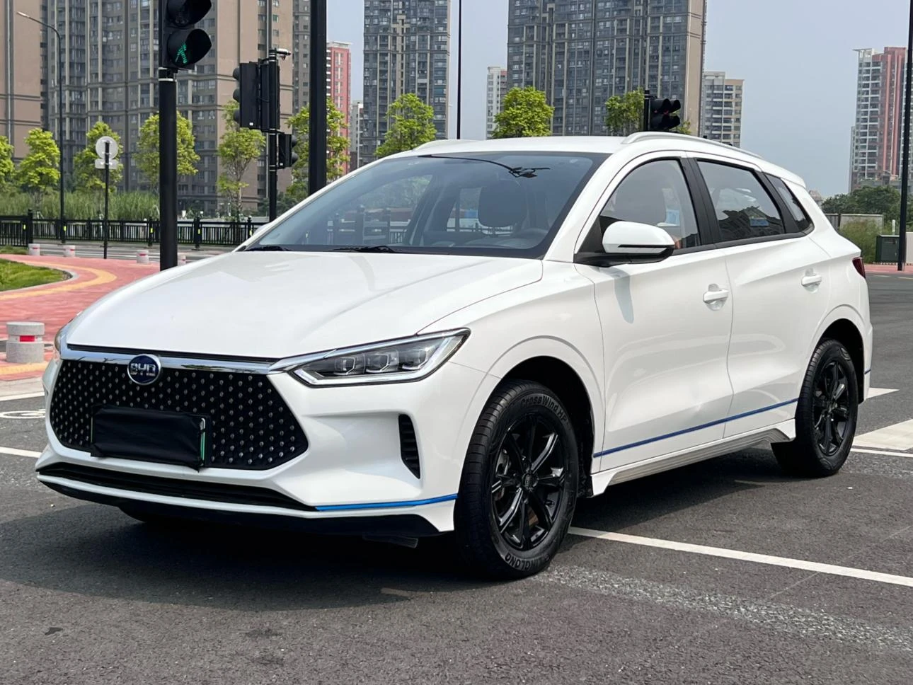 BYD e2