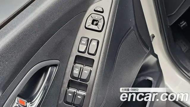Hyundai Tucson ix, 2012 — фото 17