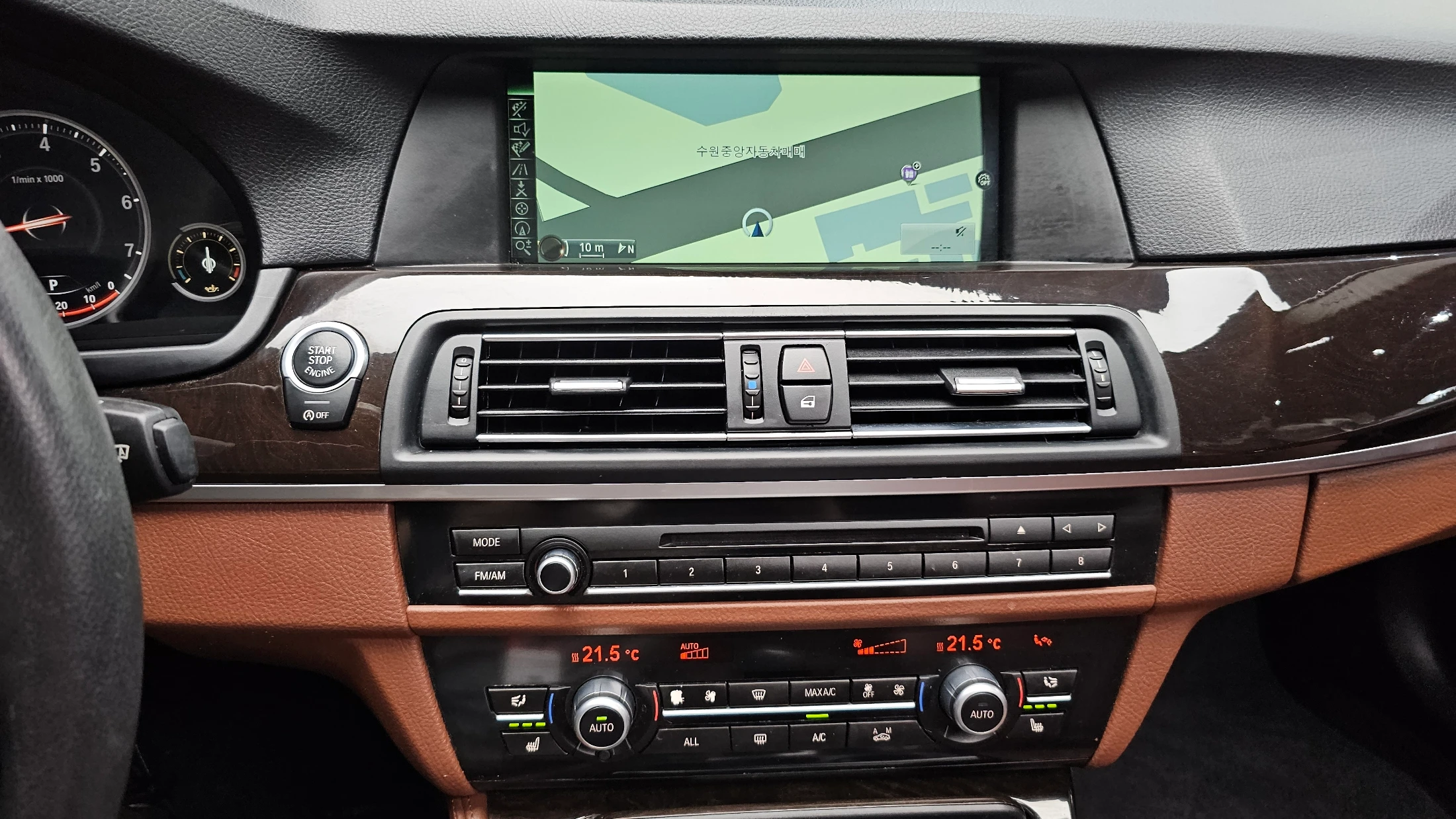 BMW 5-Series F10, 2013 — фото 13