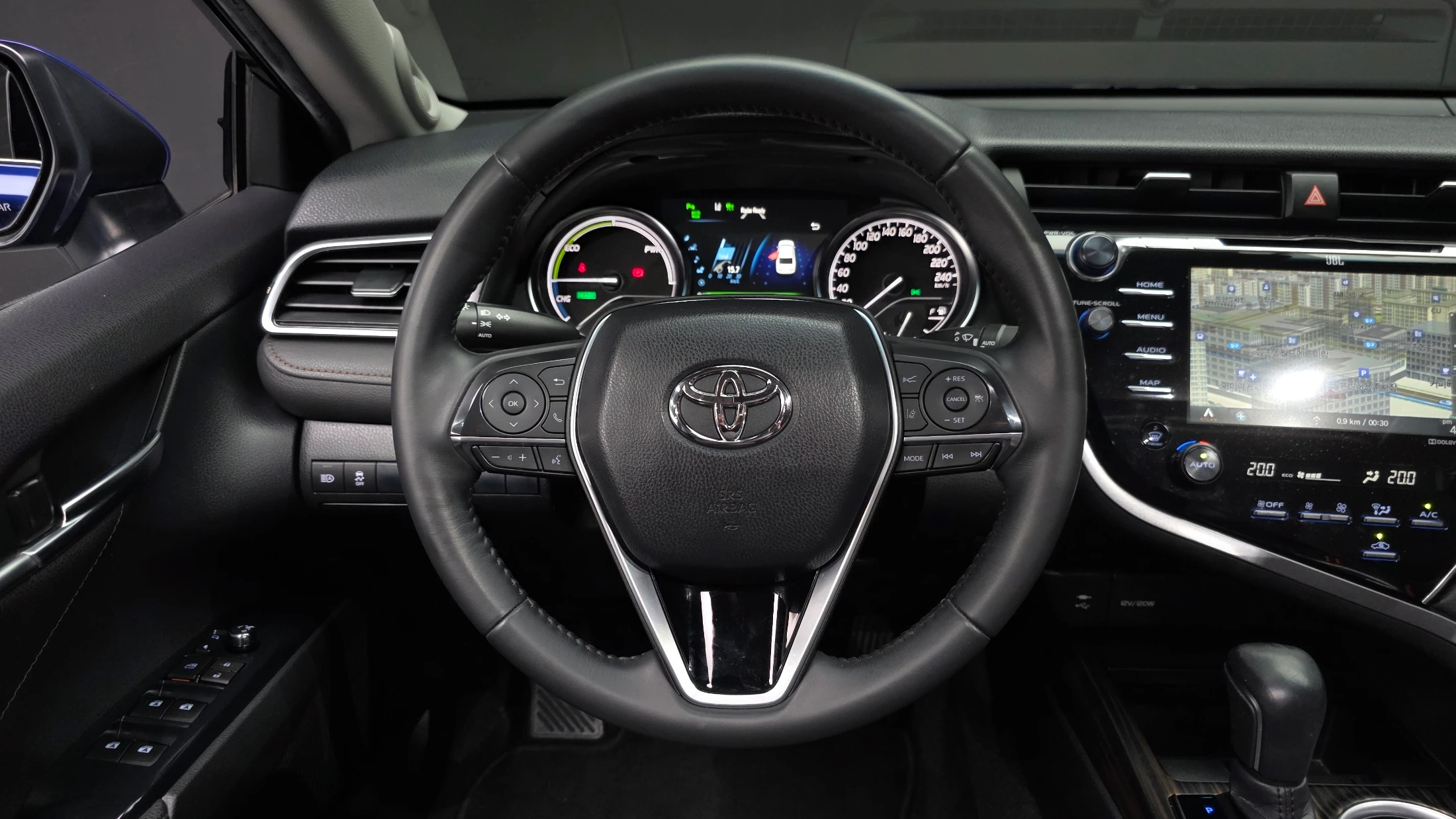 Toyota Camry xv70, 2017 — фото 13