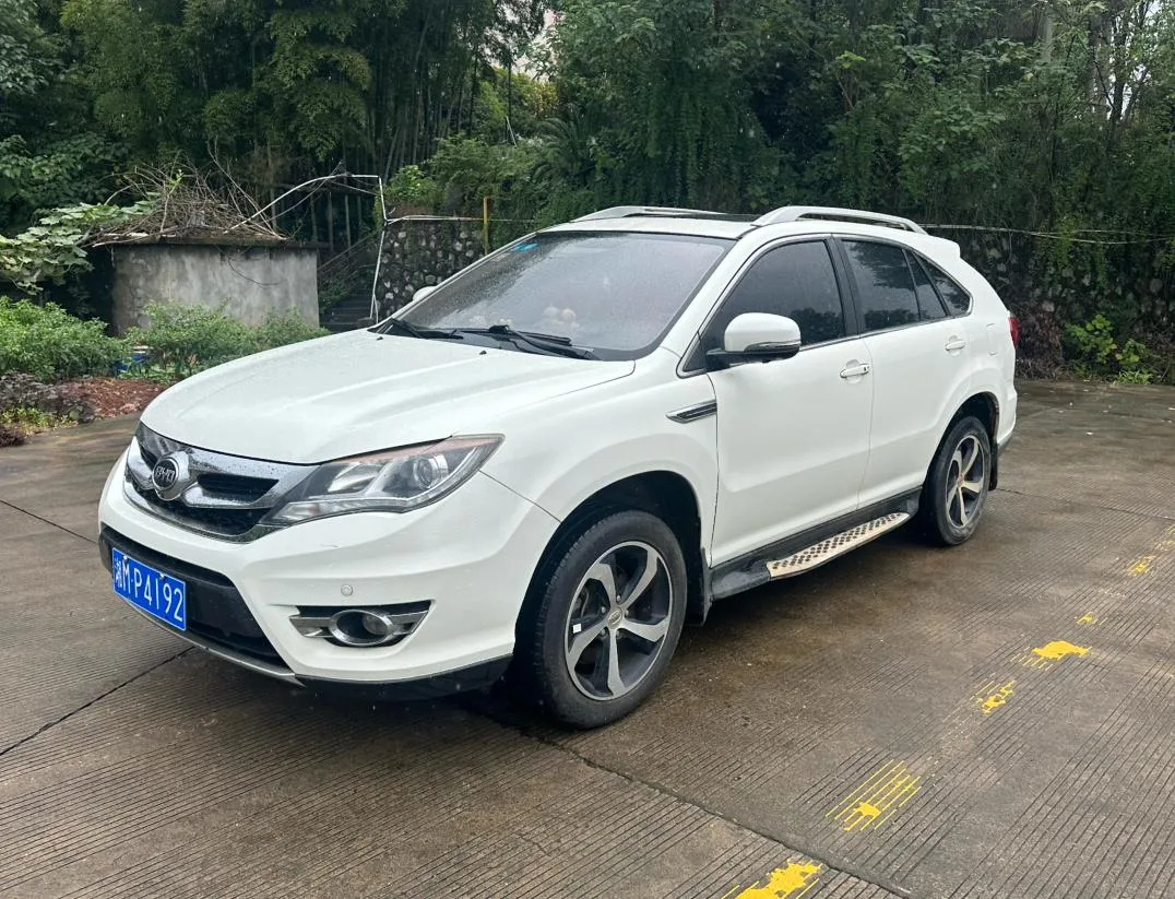 BYD S7