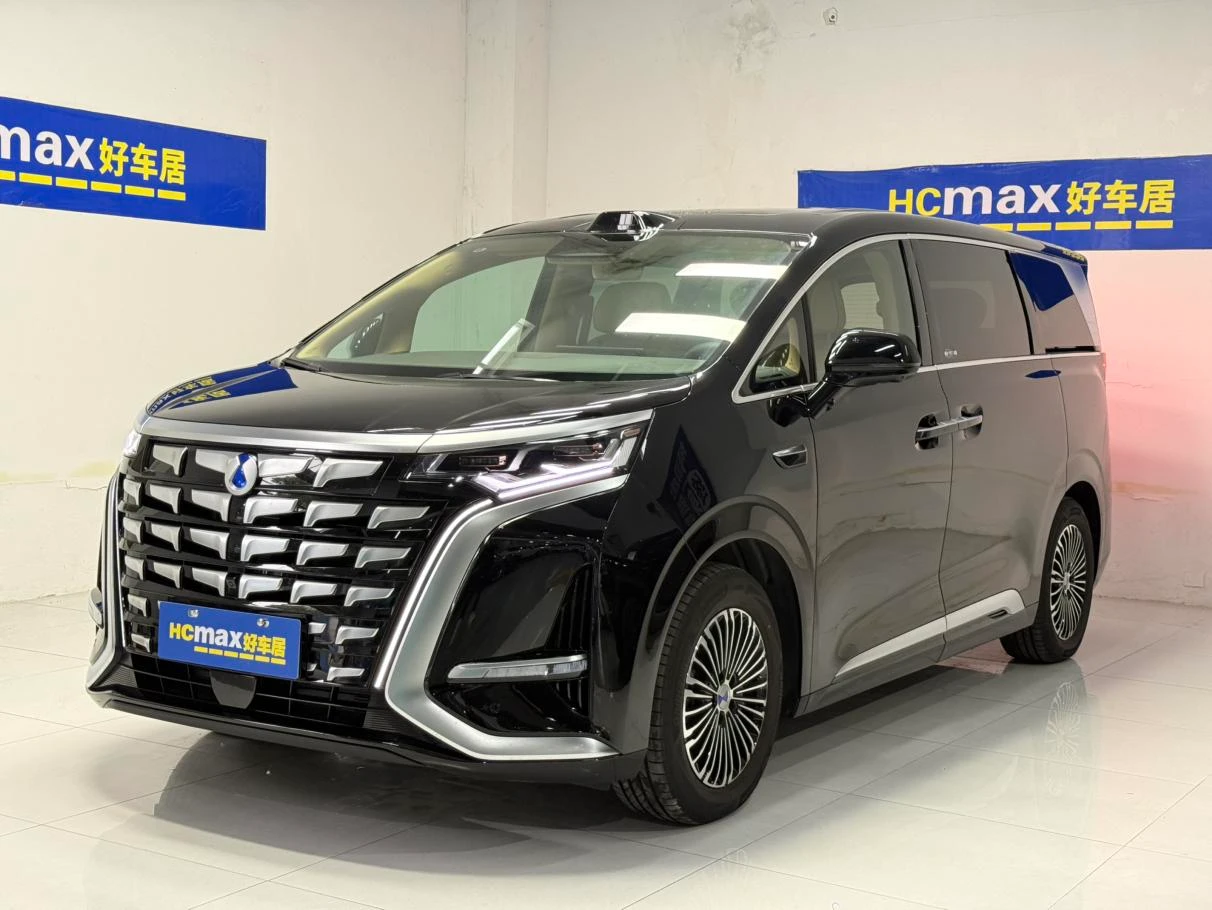 Denza D9 EV
