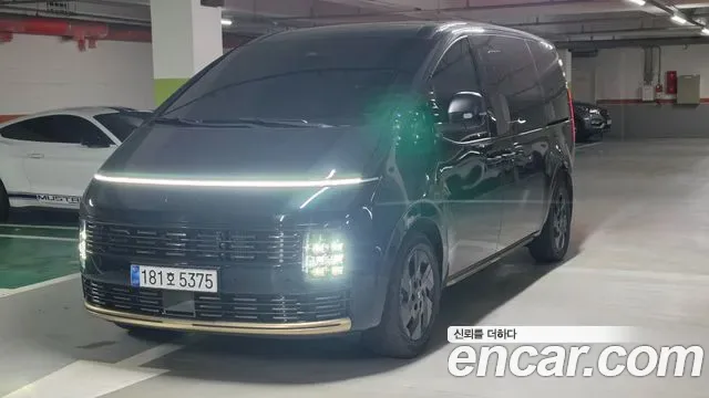 Hyundai Staria
