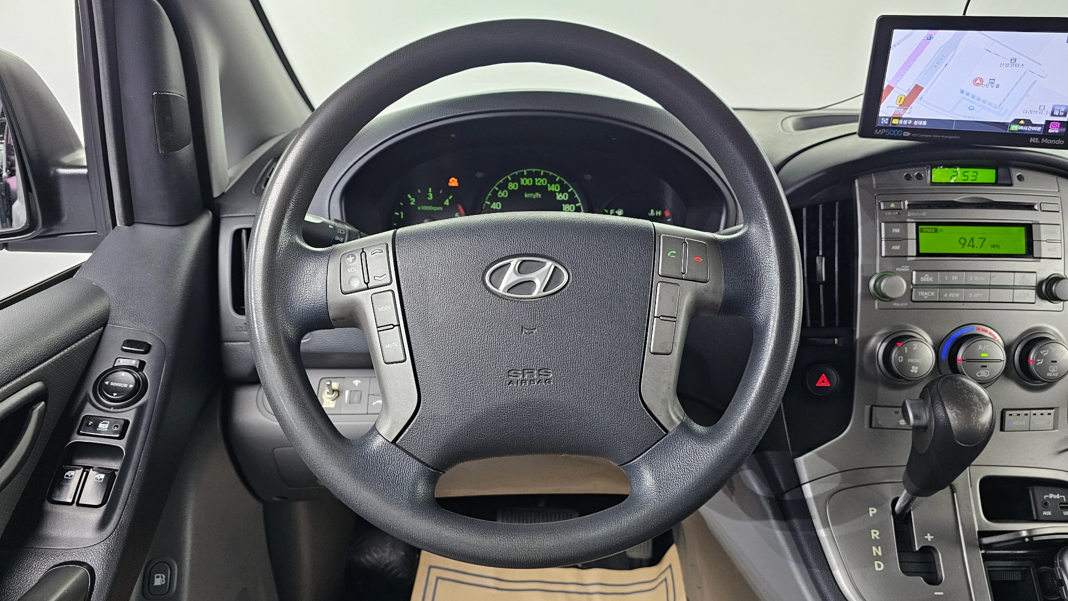 Hyundai Starex Grand Starex, 2012 — фото 15