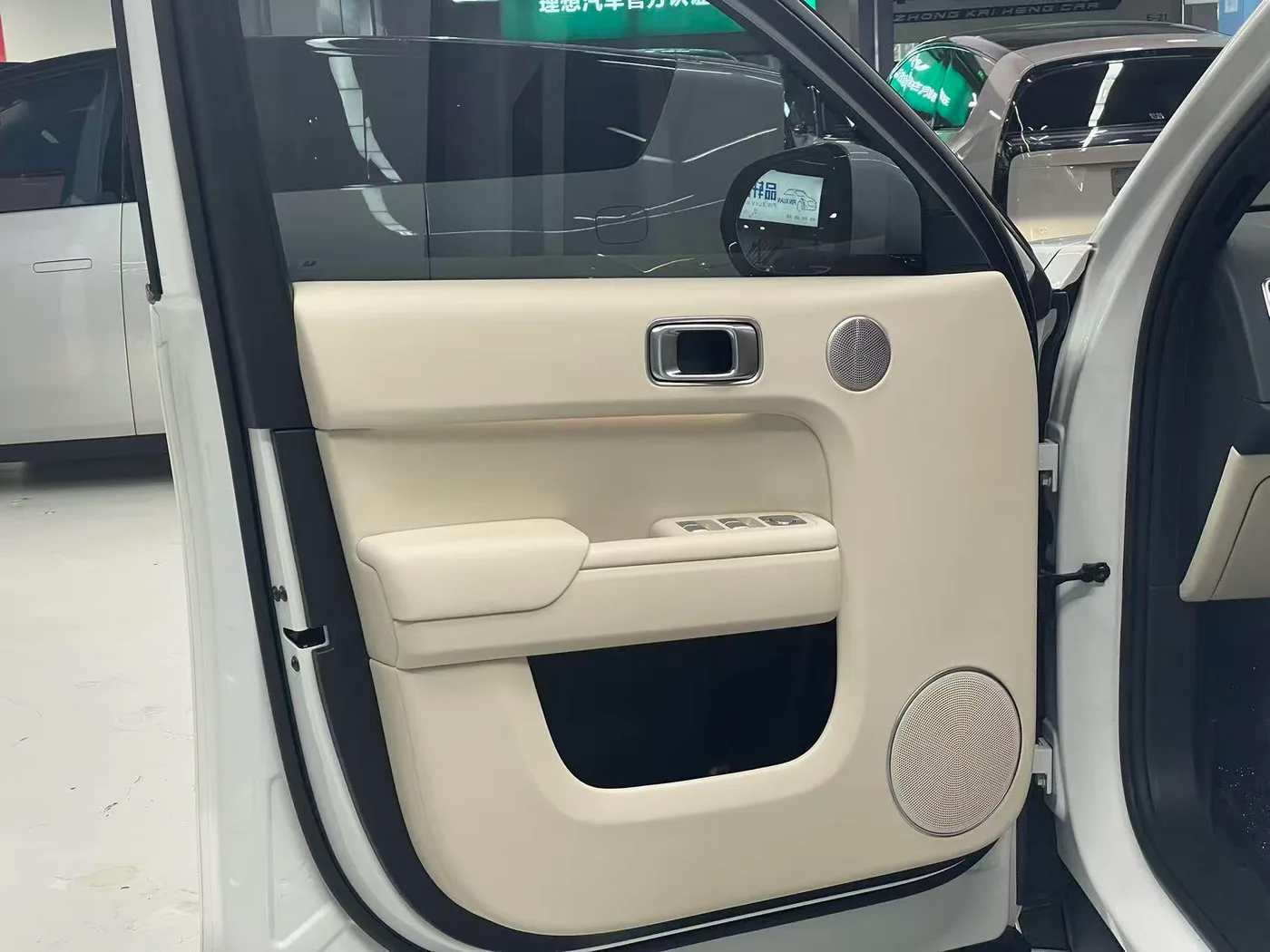 Li Auto Ideal L7, 2023 — фото 15