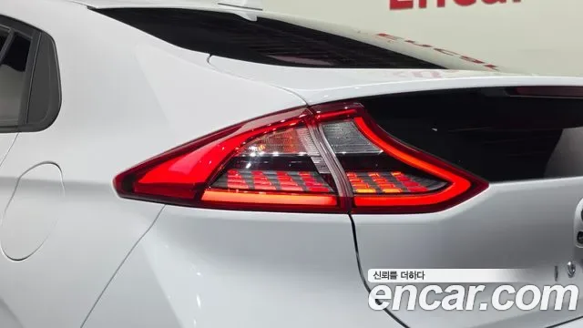 Hyundai Ioniq Ionic Electric, 2017 — фото 23