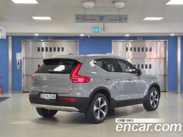 Volvo Xc40, 2025 — фото 2