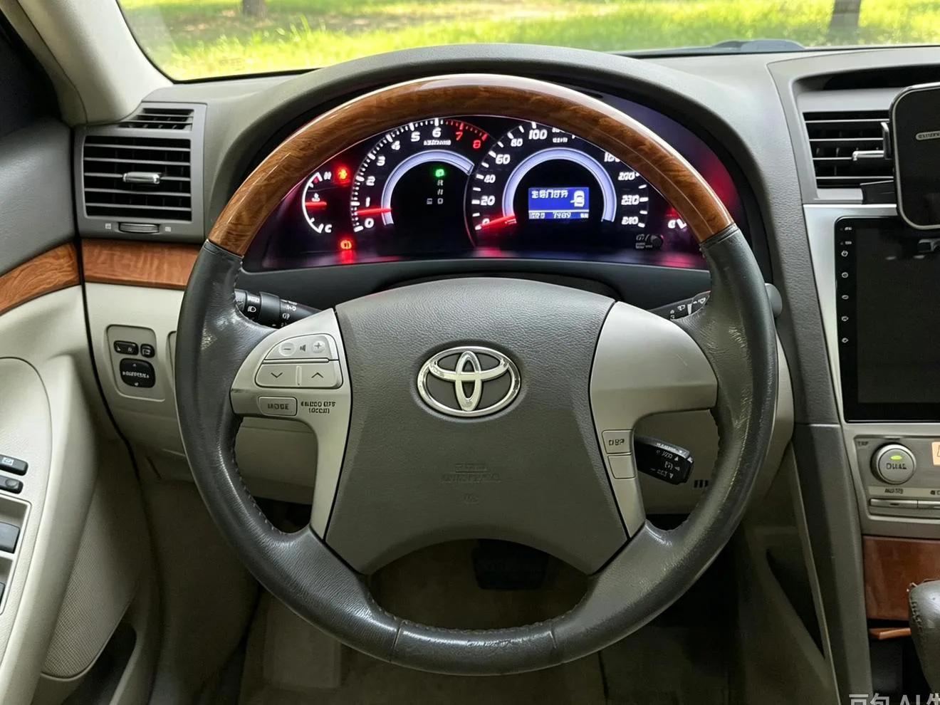 Toyota Camry, 2010 — фото 9