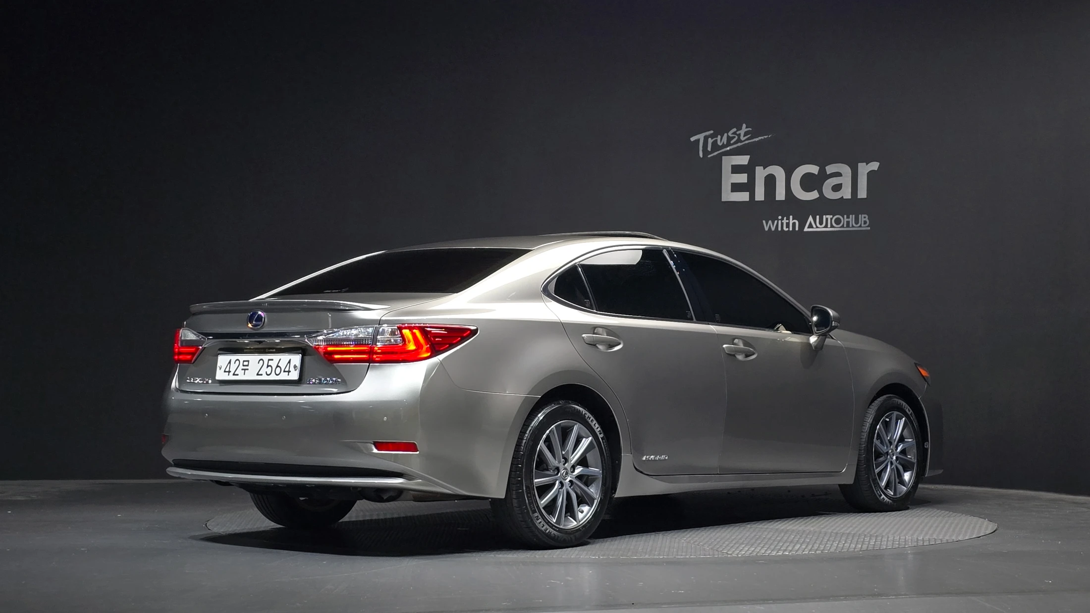 Lexus Es ES300h, 2017 — фото 2