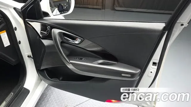 Hyundai Grandeur HG Hybrid, 2014 — фото 24