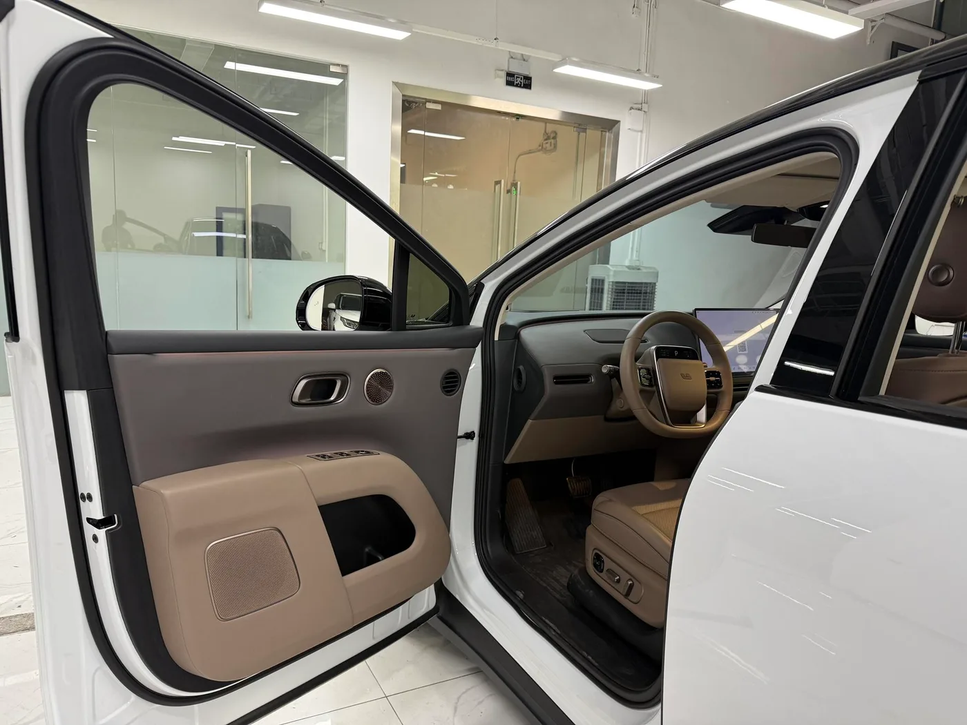 Li Auto ideal i8, 2025 — фото 8