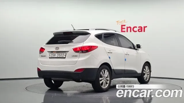 Hyundai Tucson ix, 2011 — фото 2
