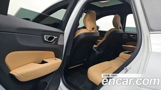 Volvo Xc60, 2025 — фото 12