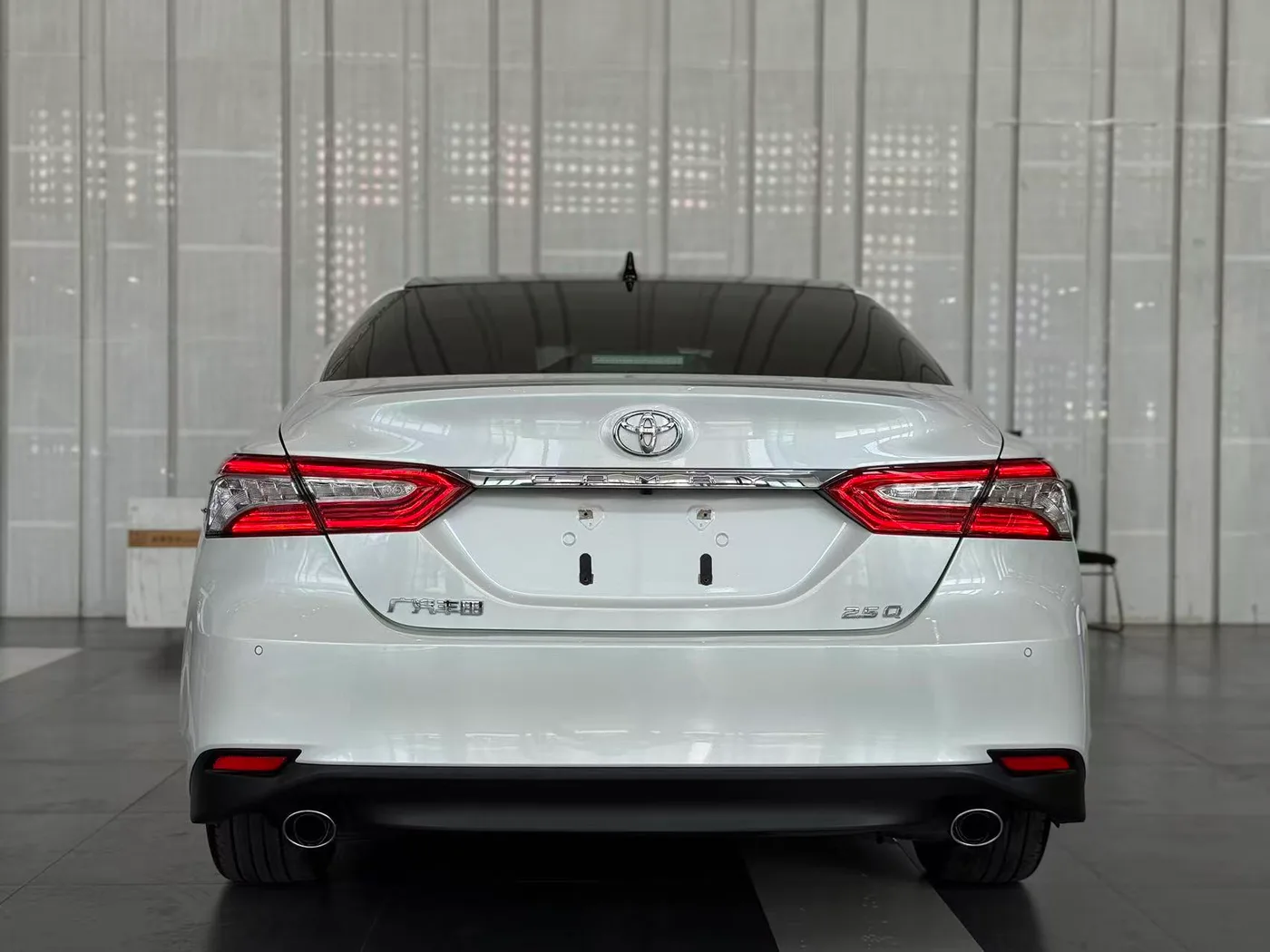 Toyota Camry, 2023 — фото 17