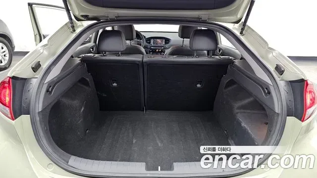Hyundai Ioniq Ionic Hybrid, 2016 — фото 20