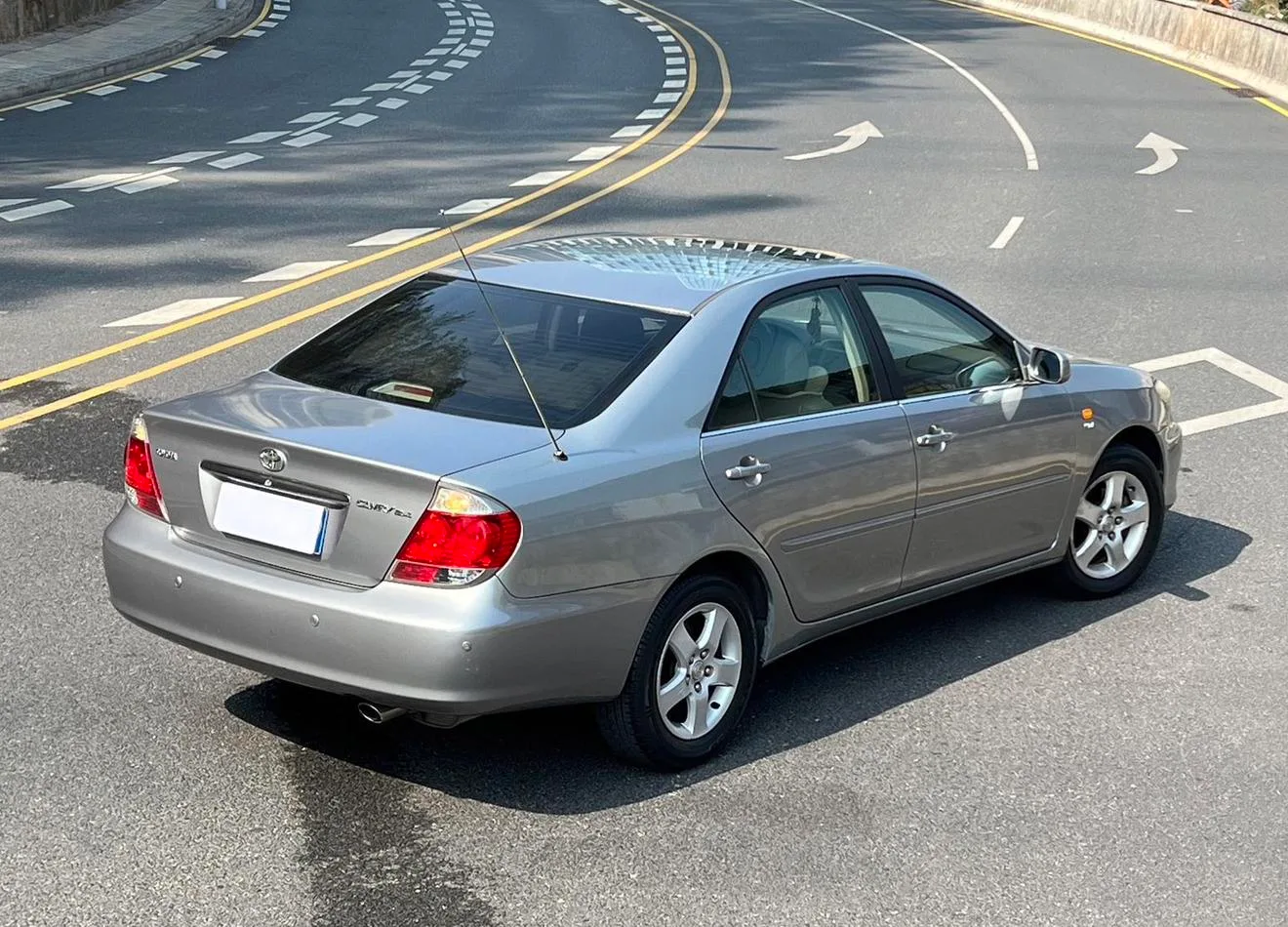 Toyota Camry, 2005 — фото 3