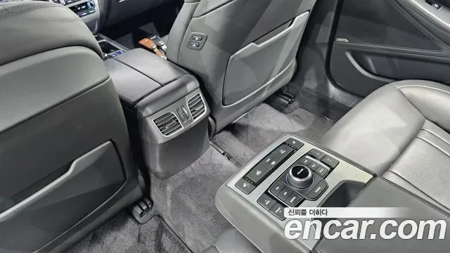 Genesis G80, 2016 — фото 19