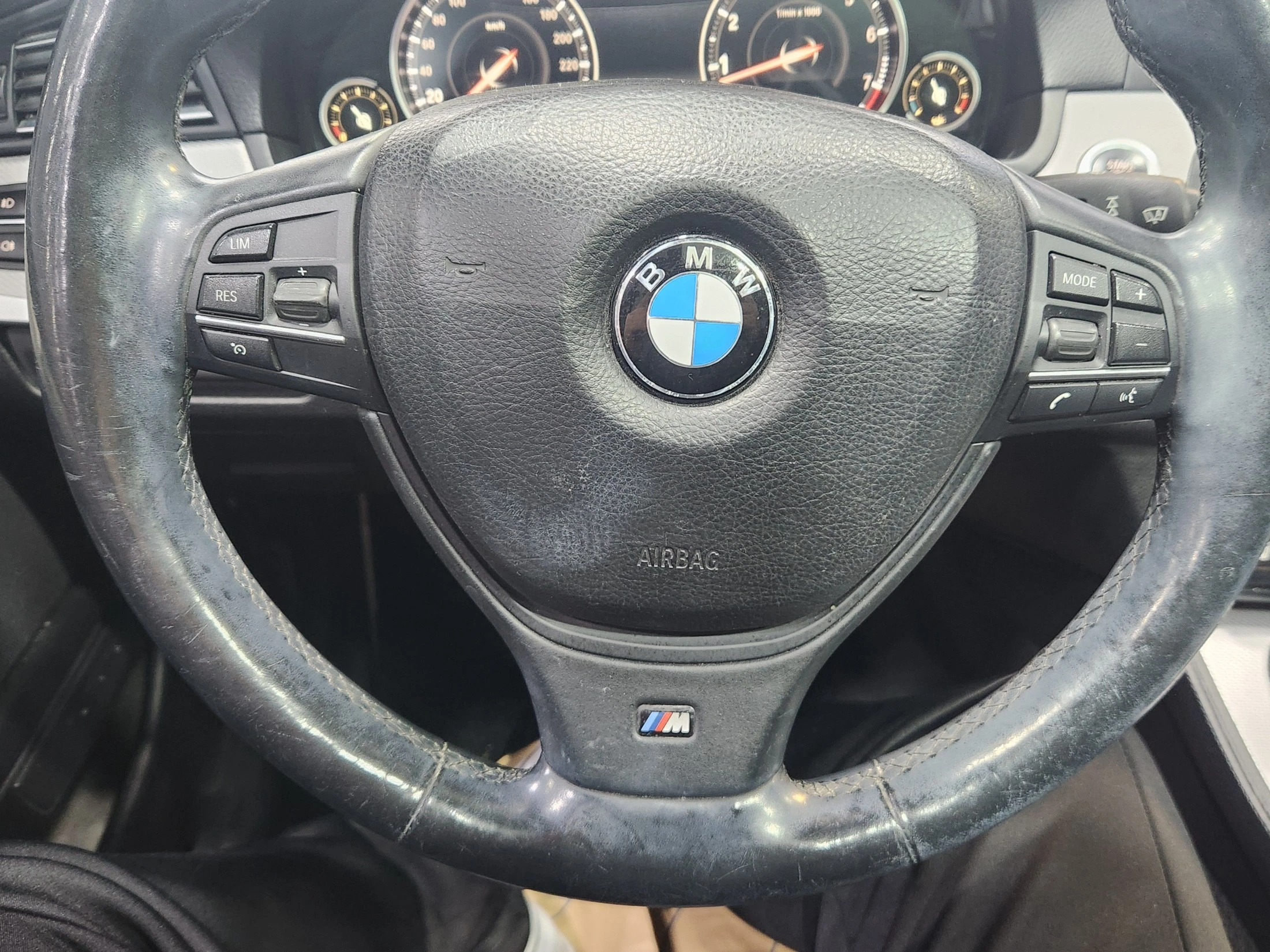 BMW 5-Series F10, 2013 — фото 15