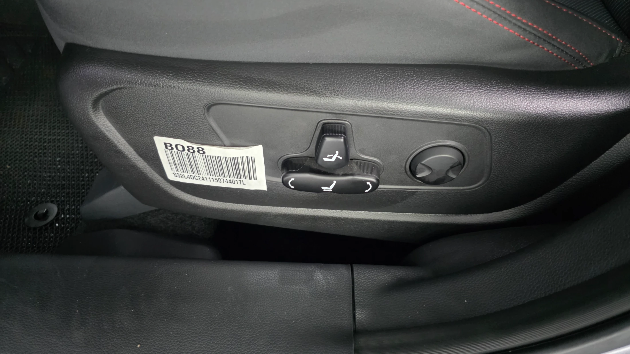KG_Mobility_Ssangyong Actyon Activian, 2025 — фото 17