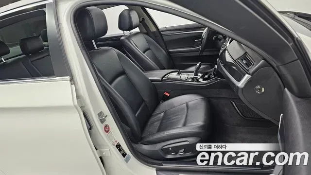BMW 5-Series F10, 2013 — фото 11
